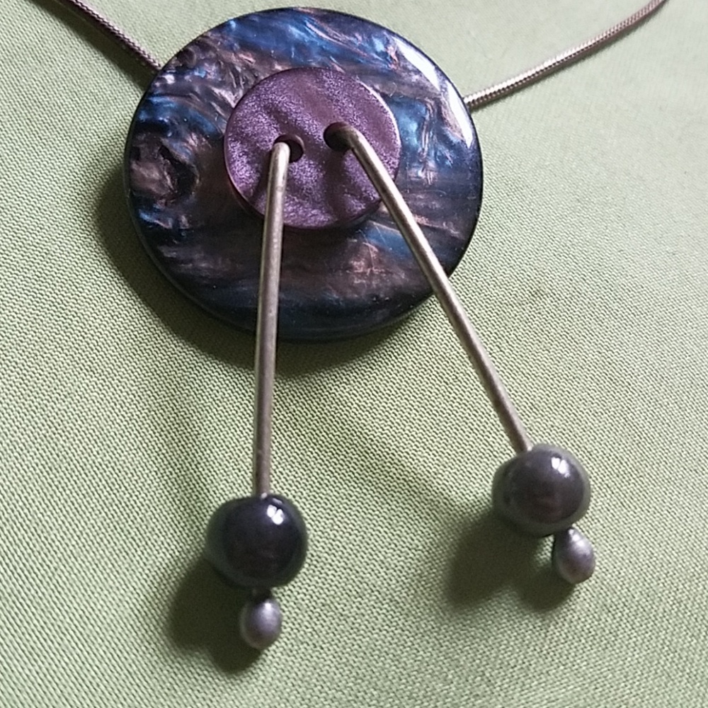 Handmade button shell necklace - Picture 4 of 4